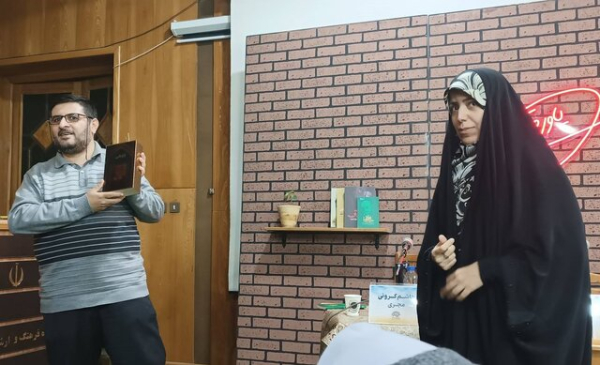 برگزاری نشست پاورقی در شیراز/رسالت روایت نویس چیست؟