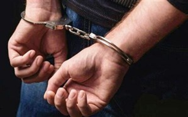 دستگیری کارمند متخلف در فارس/با فساد مبارزه می شود