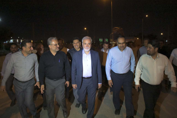بازدید شبانه شهردار شیراز از پروژه لوله گذاری دروازه قرآن
