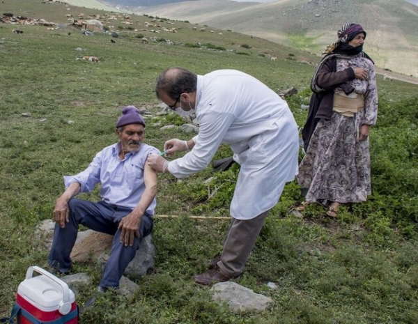 تداوم و اجرای واکسیناسیون جامعه عشایری در فارس