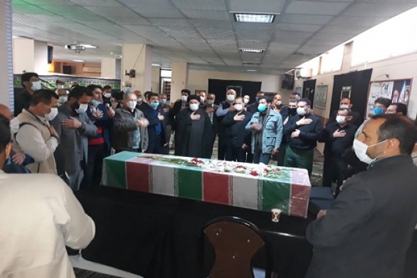 تشییع شهید گمنام در سازمان جهادکشاورزی فارس/کارکنان به استقبال شهدای گمنام رفتند